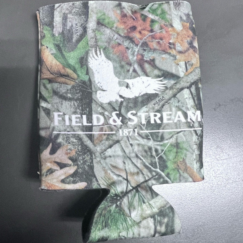 New Rate Field & Stream CAMO KOOZIE Can or Bottle Fit Insulated Fold Flat